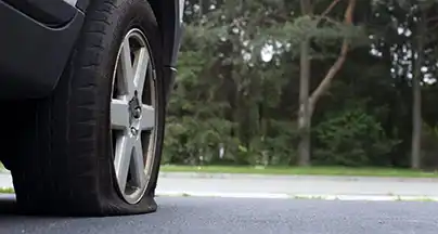 dépannage auto Autun pneu crevé, montage de roue de secours et remorquage si nécessaire